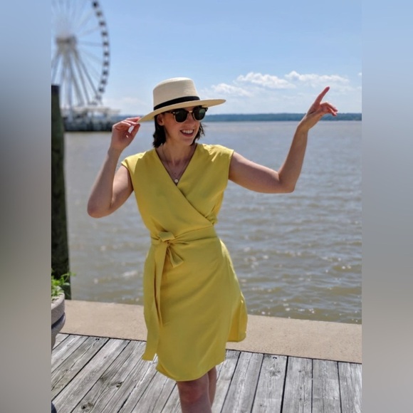 Everlane Women's Yellow The Japanese GoWeave Short-Sleeve Mini Wrap Dress SZ 0 - Picture 8 of 8